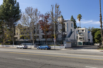 Balboa Village Apartments in Northridge, CA - Building Photo - Primary Photo