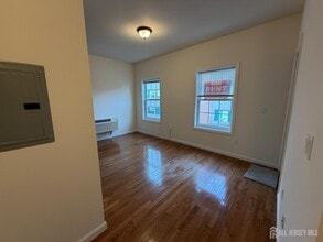 118 Bayard St in New Brunswick, NJ - Building Photo - Building Photo