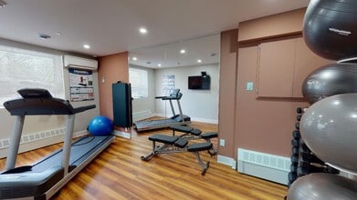 455 Maple in Burlington, ON - Building Photo - Building Photo