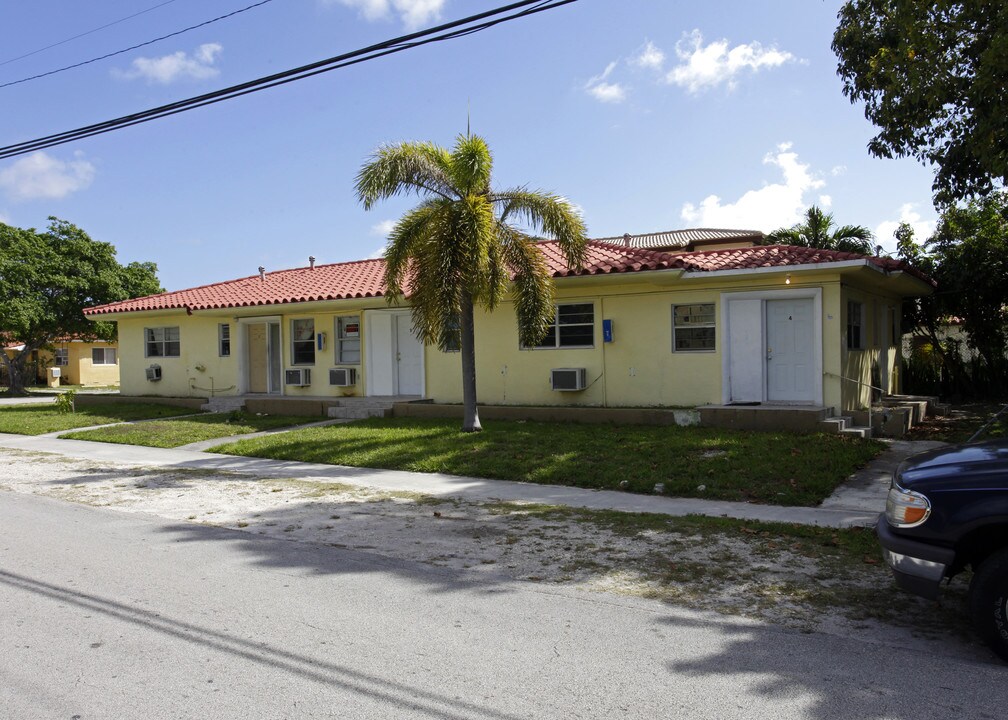 1200 NE 110th St in Miami, FL - Building Photo