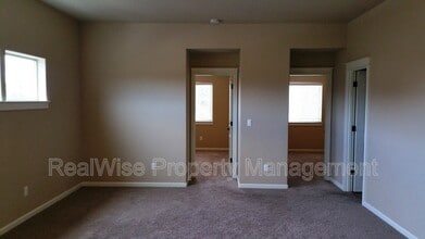 3318 SW 28th St in Redmond, OR - Building Photo - Building Photo