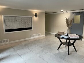 124 S Park Ave in Rockville Centre, NY - Building Photo - Building Photo