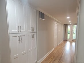 160 Fairfield Woods Rd in Fairfield, CT - Building Photo - Building Photo