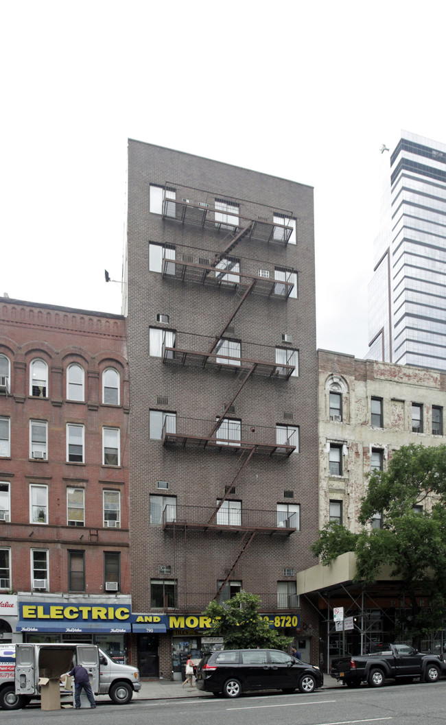 790 Amsterdam Ave in New York, NY - Foto de edificio - Building Photo