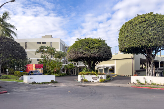 Windward Harbor in Kailua, HI - Building Photo - Primary Photo