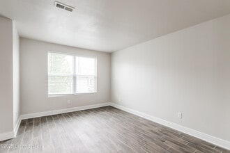 12087 Parkview Trace Dr in Louisville, KY - Building Photo - Building Photo
