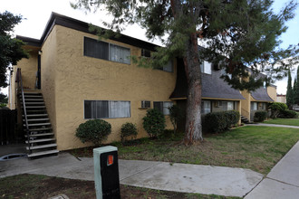 East Winds Apartments in El Cajon, CA - Building Photo - Building Photo