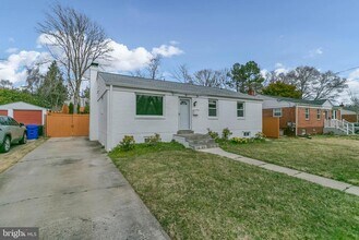 4715 Boiling Brook Pkwy in Rockville, MD - Building Photo - Building Photo