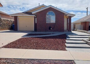 12124 Fred Carter Dr in El Paso, TX - Building Photo