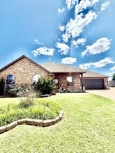 4100 Pascali Ct in Yukon, OK - Building Photo - Building Photo