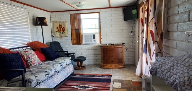 1180 W Lewis Rd in Ajo, AZ - Foto de edificio - Building Photo