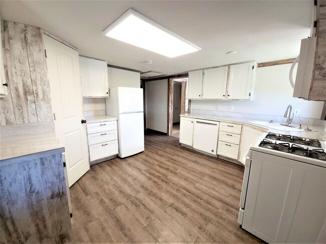58 Tressa Rd in Gillette, WY - Building Photo - Building Photo