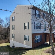 4429 Blue Heron Way in Bladensburg, MD - Foto de edificio - Building Photo