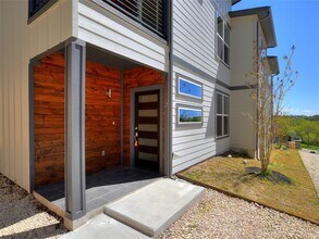 1130 Lott Ave in Austin, TX - Building Photo - Building Photo