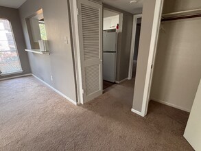 2137 Branard St in Houston, TX - Building Photo - Building Photo