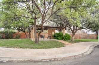 306 Vale Ave in Lubbock, TX - Building Photo - Building Photo