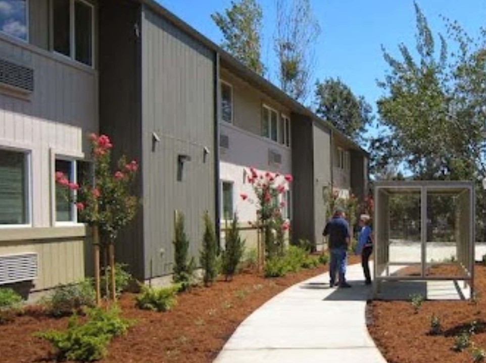 Eskaton Clearlake Oaks Manor in Clearlake Oaks, CA - Building Photo