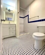 58 London St, Unit 3 in Boston, MA - Building Photo - Building Photo