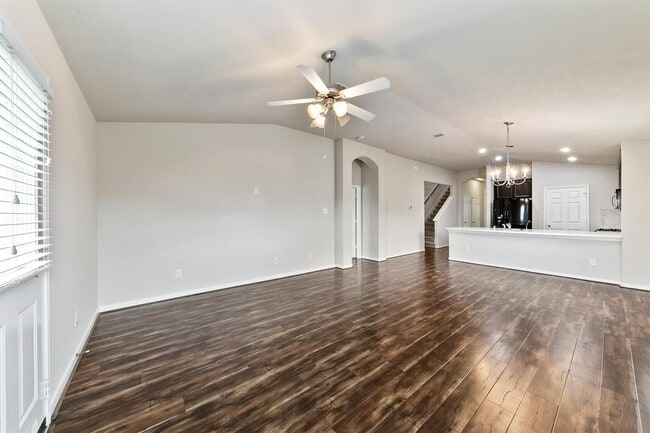 property at 24415 Lakecrest Town Dr