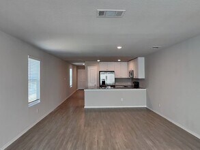 144 Hollywood Dr in New Braunfels, TX - Building Photo - Building Photo