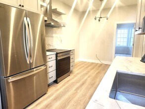 264 Bowen St in Boston, MA - Building Photo - Building Photo