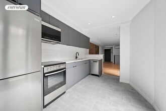 317 W 51st St in New York, NY - Building Photo - Building Photo