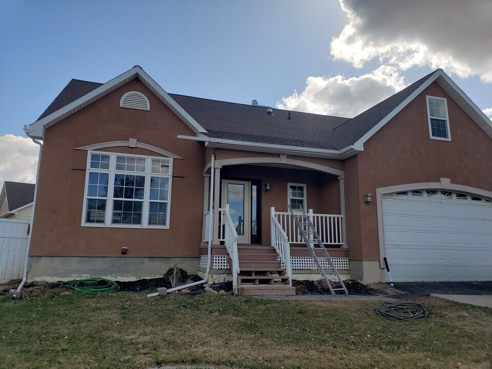 929 W Bell St in Rangely, CO - Building Photo