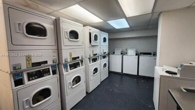 680 NE 64th St in Miami, FL - Building Photo - Building Photo