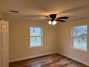 330 Fountainhead Rd in Portland, TN - Building Photo - Building Photo