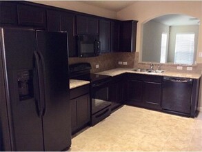 916 Alamo Plaza Dr in Cedar Park, TX - Building Photo - Building Photo