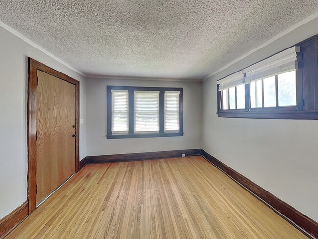1157 W Minnehaha Ave in St. Paul, MN - Building Photo - Building Photo
