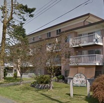 Sherwood Court in Chilliwack, BC - Building Photo