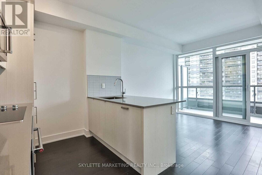 181-1181 Bedford Rd in Toronto, ON - Building Photo
