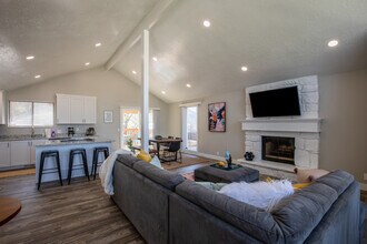2196 Karalee Way in Sandy, UT - Building Photo - Building Photo