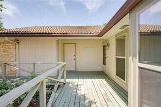 110 Big Spur S in Horseshoe Bay, TX - Building Photo - Building Photo