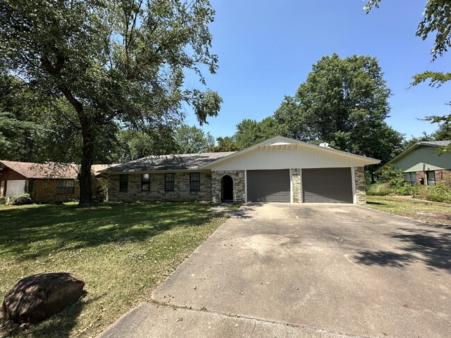 property at 2147 Loren Cir