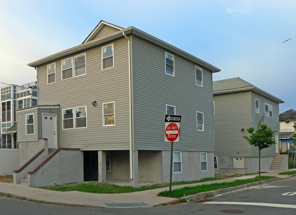 Arverne in Far Rockaway, NY - Foto de edificio