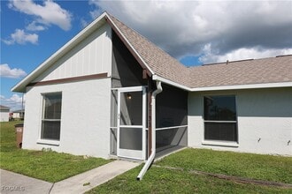 1733 NE 7th Pl in Cape Coral, FL - Building Photo - Building Photo