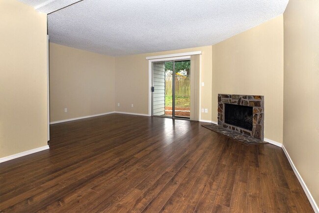 12400 SW Gingham Ln, Unit D in Beaverton, OR - Building Photo - Building Photo