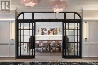 30 Inn On The Pk Dr in Toronto, ON - Building Photo - Building Photo