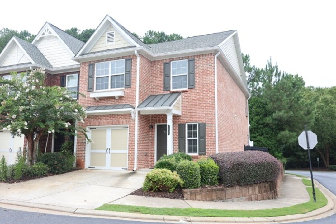 9805 Alger Trce in Alpharetta, GA - Foto de edificio