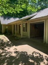 215 Britton Dr in Oxford, MS - Building Photo - Building Photo