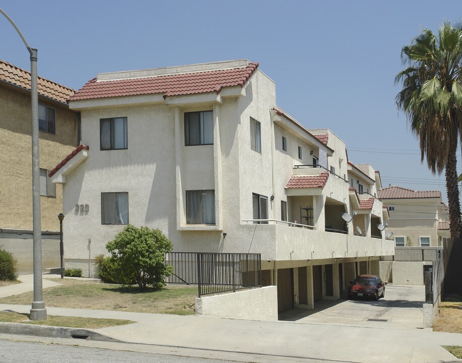 320 N 4th St in Alhambra, CA - Building Photo