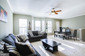8114 Anna Ct in Falls Church, VA - Building Photo - Building Photo
