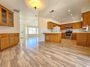 425 Petris Ave in Ridgecrest, CA - Building Photo - Building Photo