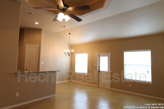 262 Rosalie Dr in New Braunfels, TX - Building Photo - Building Photo