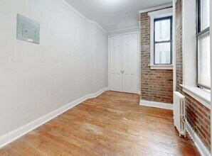 East 25th Street in New York, NY - Building Photo - Building Photo