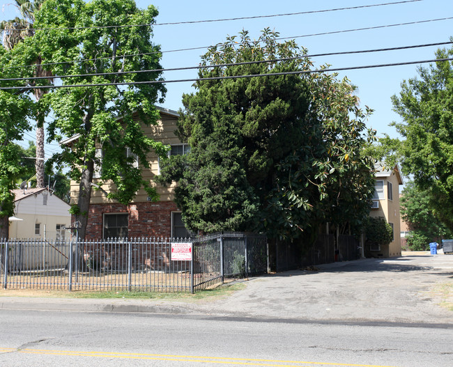 6743 Haskell Ave in Van Nuys, CA - Building Photo - Building Photo