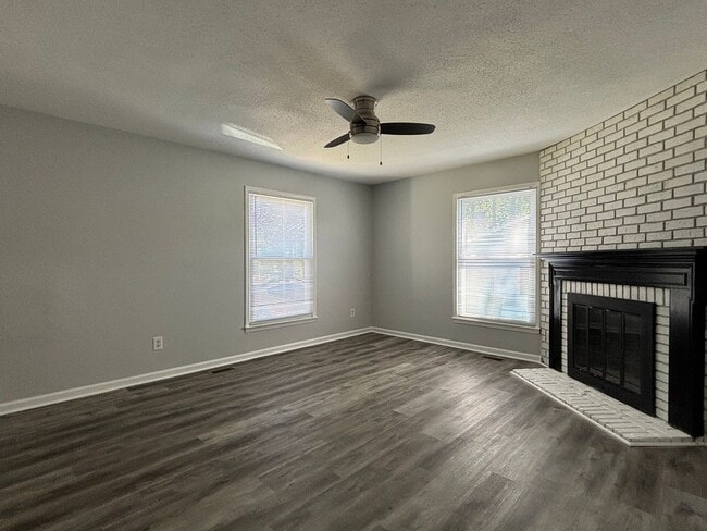 4 Clark Ct in Greensboro, NC - Building Photo - Building Photo