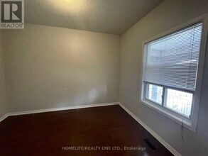 428 Westmoreland Ave N in Toronto, ON - Building Photo - Building Photo